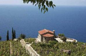 Xtrallusion photo library of independent, self-guided walking and sightseeing holidays in Italy. Pictures, images, photos and photographs taken along the way of this 1-day walking itinerary, to give you a visual impression of the day's walk.